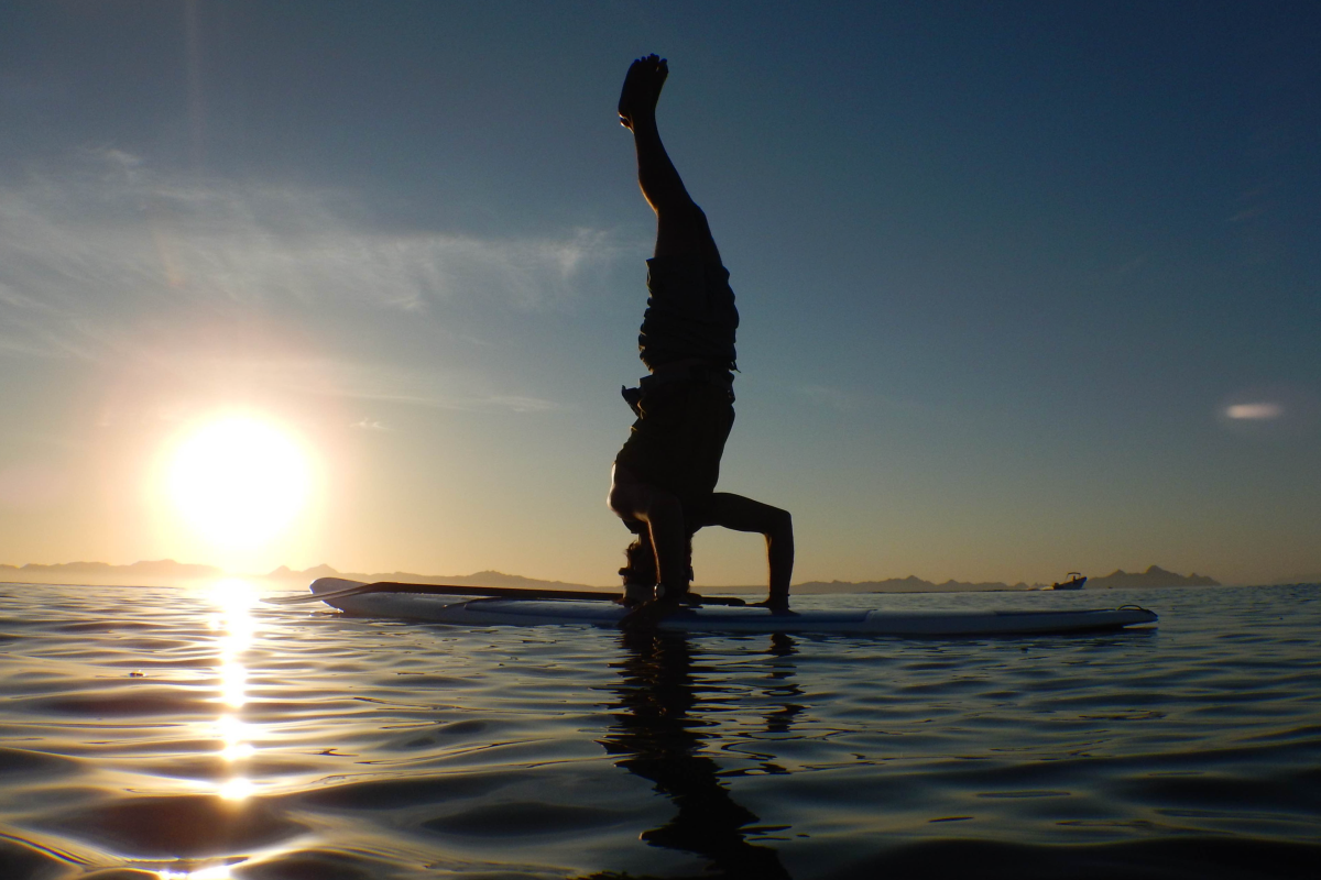 7391SUPHeadstandAlex.4